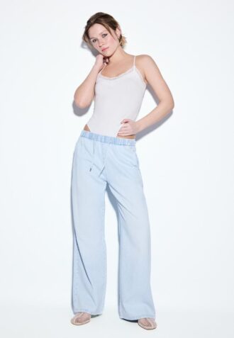 Fließende Denim-Hose mit Kordelzug Fließende Denim-Hose mit Kordelzug