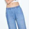 Fließende Denim-Hose mit Kordelzug Fließende Denim-Hose mit Kordelzug