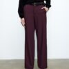 Fließende, elegante Hose mit geradem Bein und Gürtel Fließende, elegante Hose mit geradem Bein und Gürtel