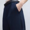 Fließende, elegante Hose mit geradem Bein und Gürtel Fließende, elegante Hose mit geradem Bein und Gürtel