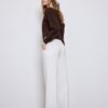Fließende, elegante Hose mit geradem Bein und Gürtel Fließende, elegante Hose mit geradem Bein und Gürtel