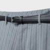 Fließende, elegante Hose mit geradem Bein und Gürtel Fließende, elegante Hose mit geradem Bein und Gürtel