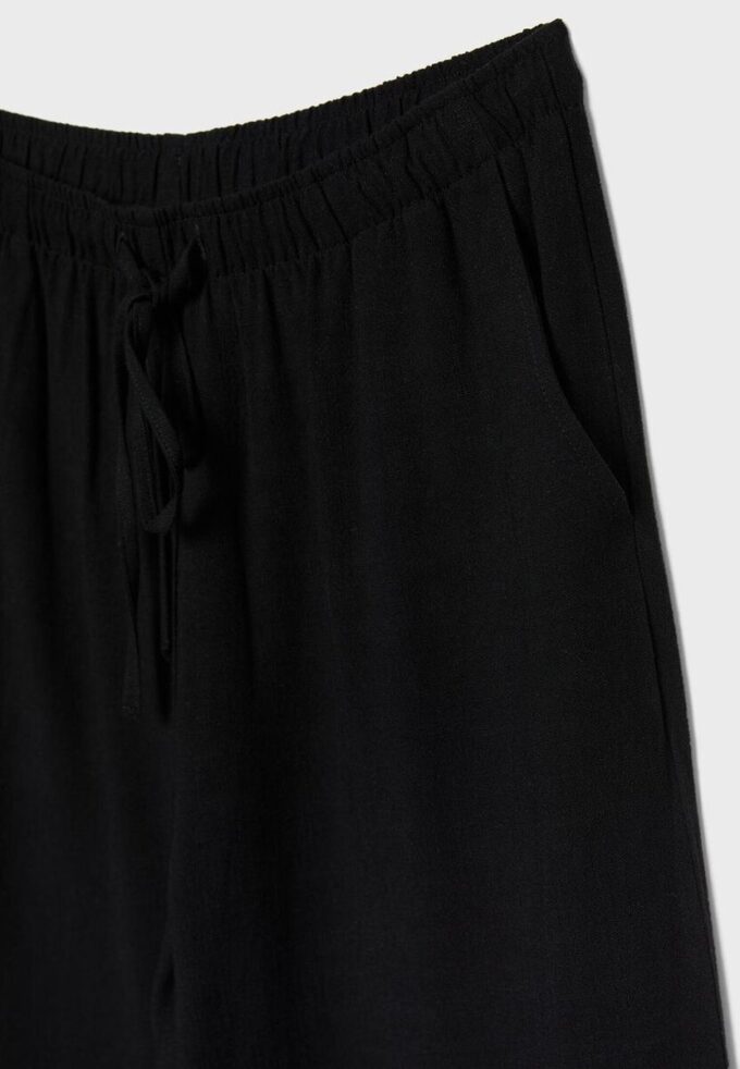 Fließende Hose in Leinenoptik Fließende Hose in Leinenoptik