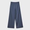 Fließende Hose mit Bügelfalte und Bindegürtel Fließende Hose mit Bügelfalte und Bindegürtel