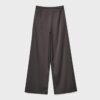 Fließende Hose mit Bügelfalte und Bindegürtel Fließende Hose mit Bügelfalte und Bindegürtel