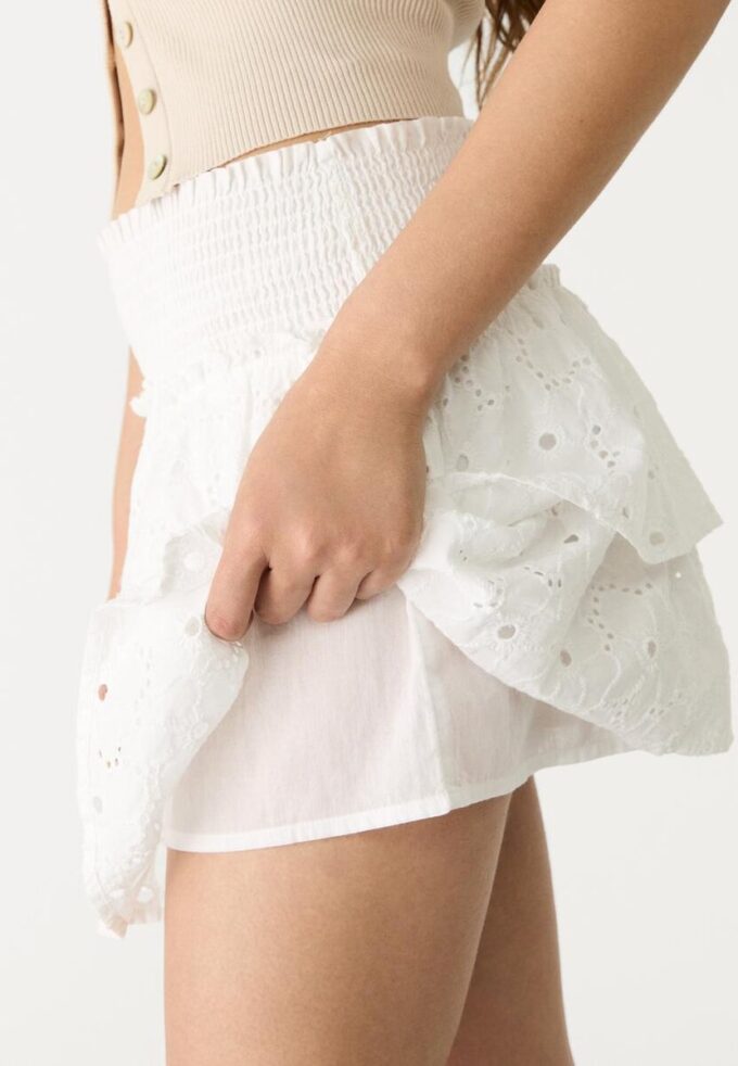 Fließende Skort mit Stickerei Fließende Skort mit Stickerei