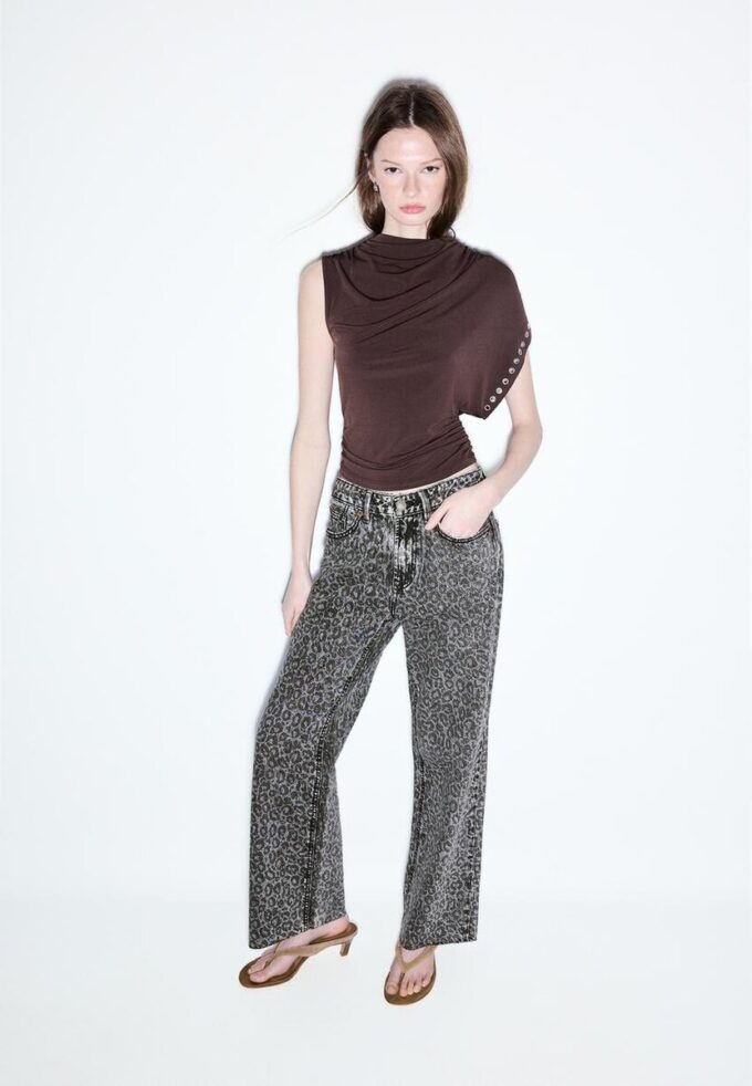 Gerade Jeans mit Wide Leg und Leopardenmuster Gerade Jeans mit Wide Leg und Leopardenmuster