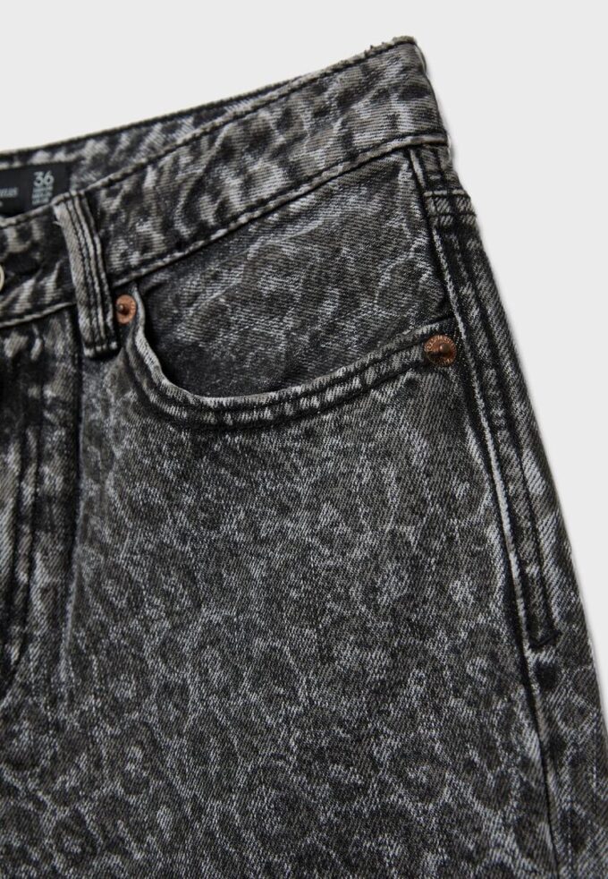 Gerade Jeans mit Wide Leg und Leopardenmuster Gerade Jeans mit Wide Leg und Leopardenmuster