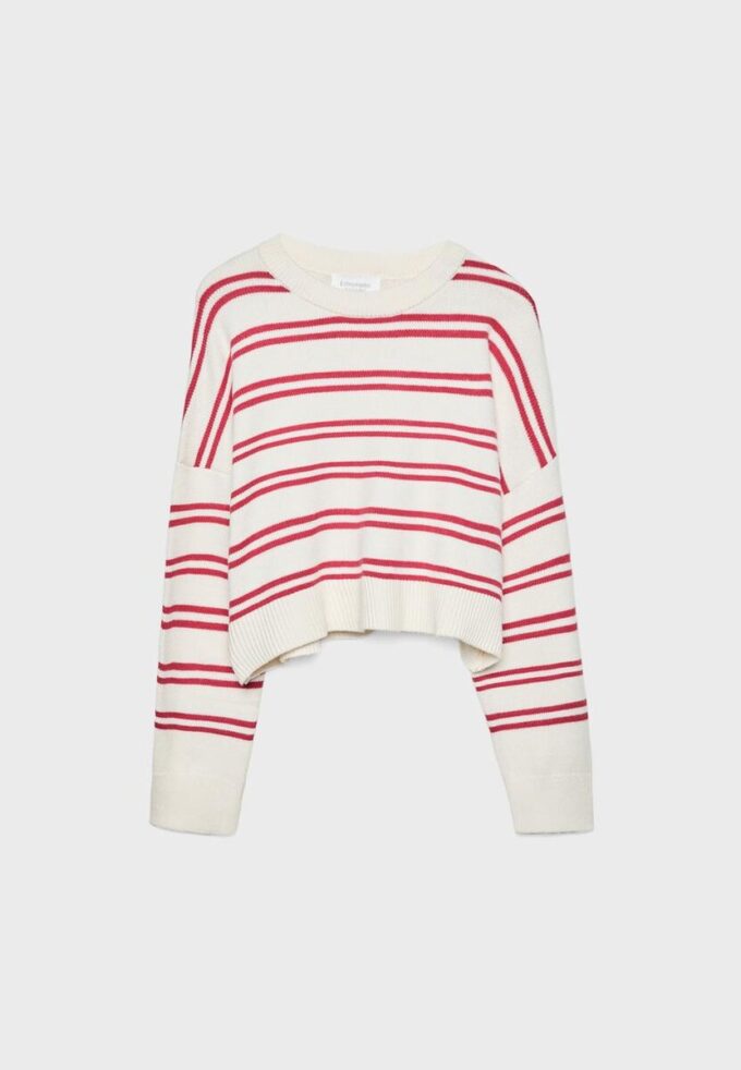 Gestreifter, kurz geschnittener Strickpullover