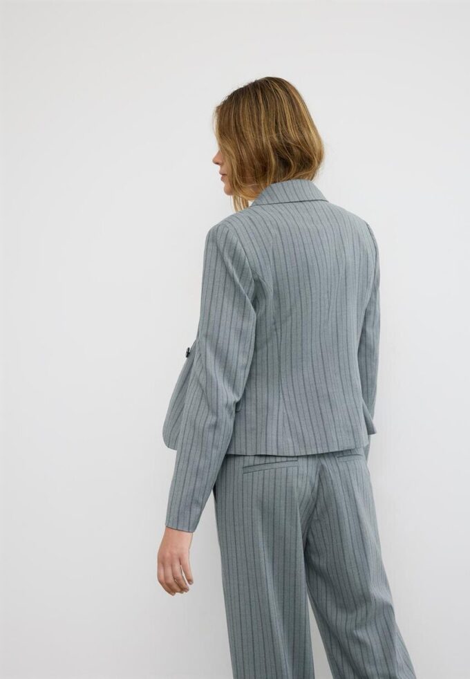 Gestreifter kurzer Blazer