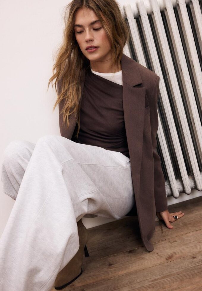 Gestreifter offener Blazer Gestreifter offener Blazer