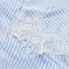 Gestreifter Pareo mit Spitzenbesatz