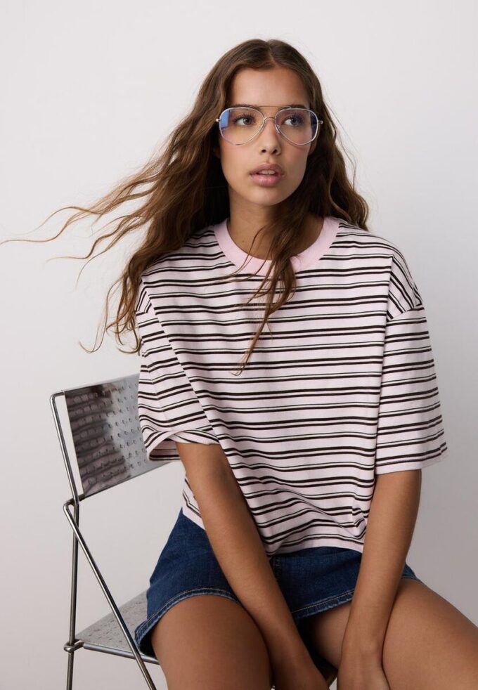 Gestreiftes Kurzarm-T-Shirt