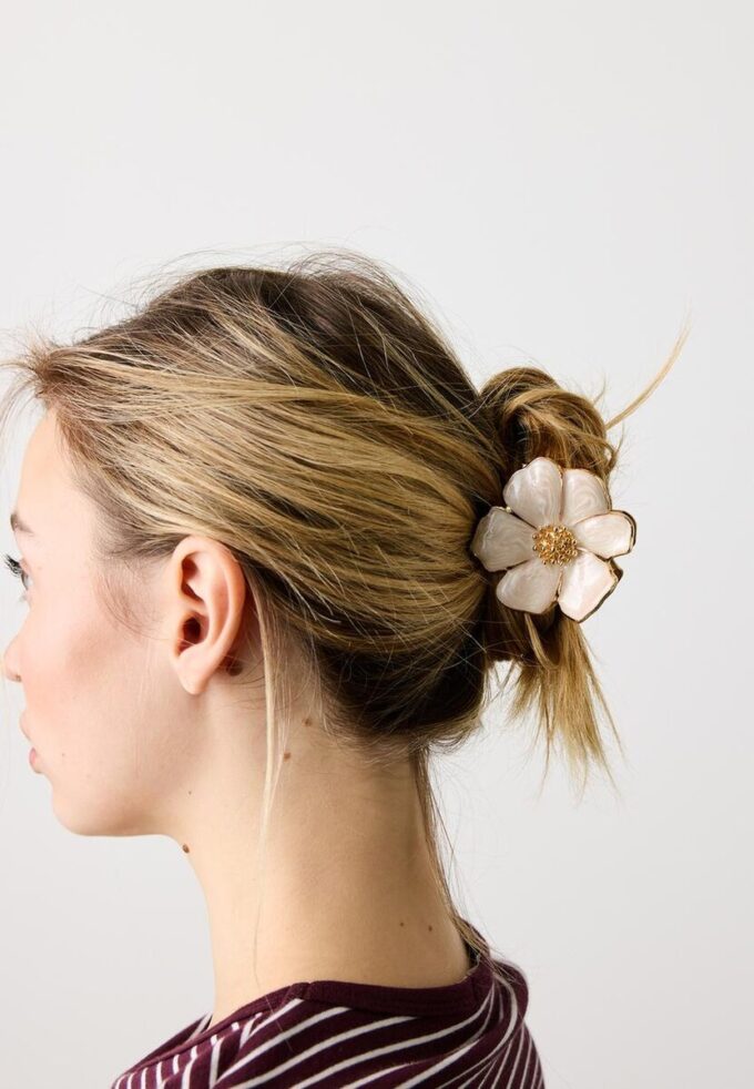Haarspange mit Metallblume