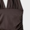Halter-Oberteil mit gerafftem Bindeband am Hals Halter-Oberteil mit gerafftem Bindeband am Hals
