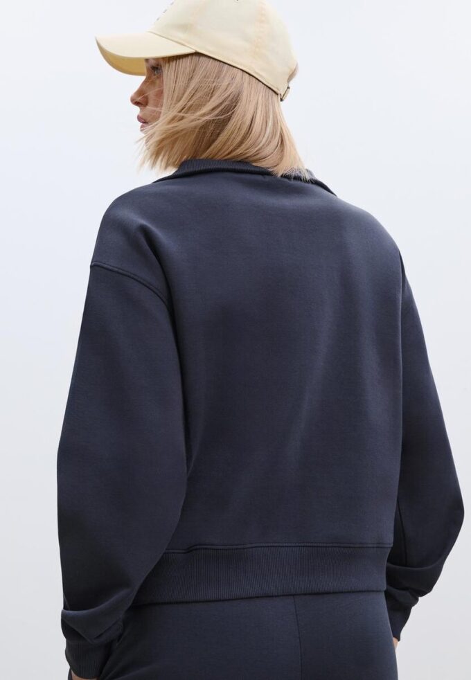 Hochgeschlossenes Sweatshirt mit Reißverschluss Hochgeschlossenes Sweatshirt mit Reißverschluss