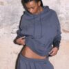 Hoodie mit Nieten und Stickerei Hoodie mit Nieten und Stickerei