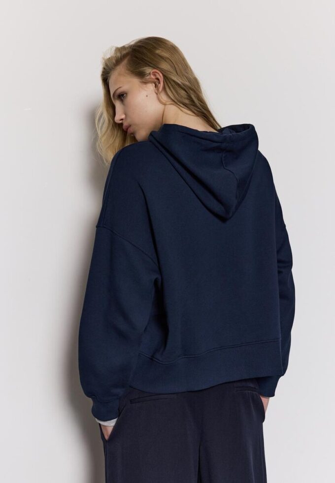 Hoodie mit Strasssteinen Hoodie mit Strasssteinen