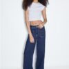 Jeans mit geradem Bein und Taschen Jeans mit geradem Bein und Taschen