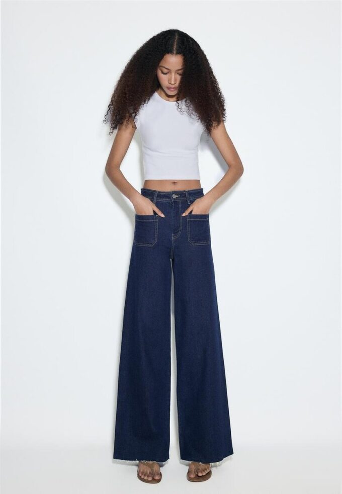 Jeans mit geradem Bein und Taschen Jeans mit geradem Bein und Taschen