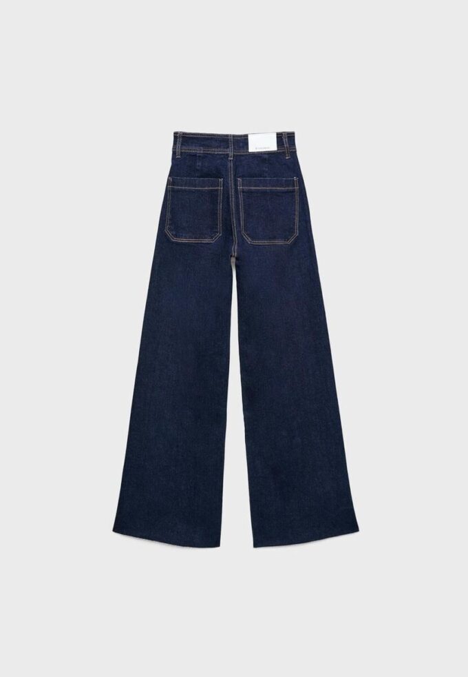 Jeans mit geradem Bein und Taschen Jeans mit geradem Bein und Taschen