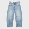Jeans mit niedriger Leibhöhe und ausgestellten Beinen Jeans mit niedriger Leibhöhe und ausgestellten Beinen