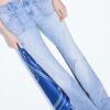 Jeans mit niedriger Leibhöhe und Nahttaschen Jeans mit niedriger Leibhöhe und Nahttaschen