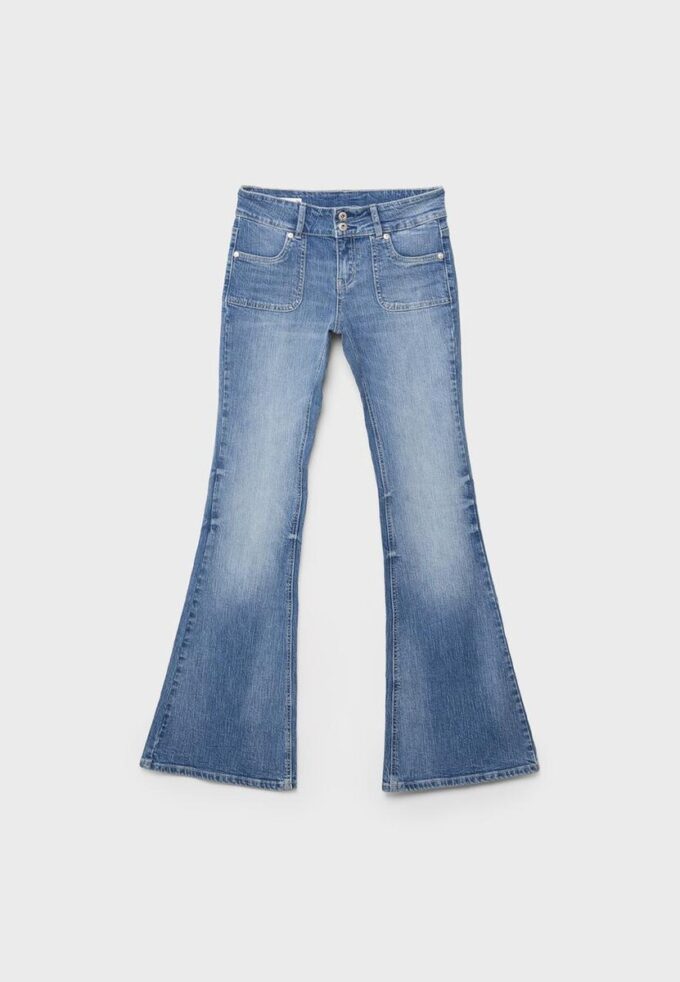 Jeans mit niedriger Leibhöhe und Nahttaschen Jeans mit niedriger Leibhöhe und Nahttaschen