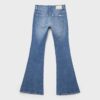 Jeans mit niedriger Leibhöhe und Nahttaschen Jeans mit niedriger Leibhöhe und Nahttaschen