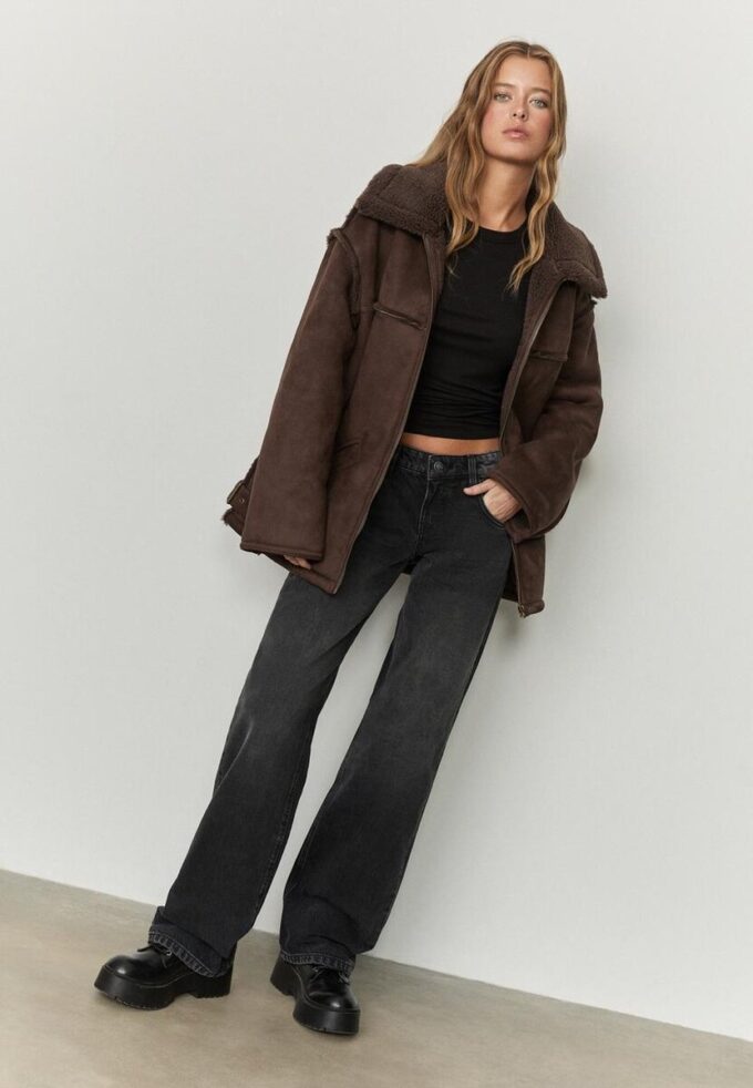 Jeans mit niedriger Leibhöhe und Wide Leg-Bein Jeans mit niedriger Leibhöhe und Wide Leg-Bein