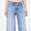 Jeans mit niedriger Leibhöhe und Wide Leg-Bein sowie Schmuckknopf Jeans mit niedriger Leibhöhe und Wide Leg-Bein sowie Schmuckknopf
