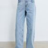 Jeans mit niedriger Leibhöhe und Wide Leg mit Strasssteinen Jeans mit niedriger Leibhöhe und Wide Leg mit Strasssteinen