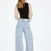 Jeans mit niedriger Leibhöhe und Wide Leg mit Strasssteinen Jeans mit niedriger Leibhöhe und Wide Leg mit Strasssteinen