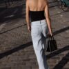 Jeans mit niedriger Leibhöhe und Wide Leg mit Strasssteinen Jeans mit niedriger Leibhöhe und Wide Leg mit Strasssteinen