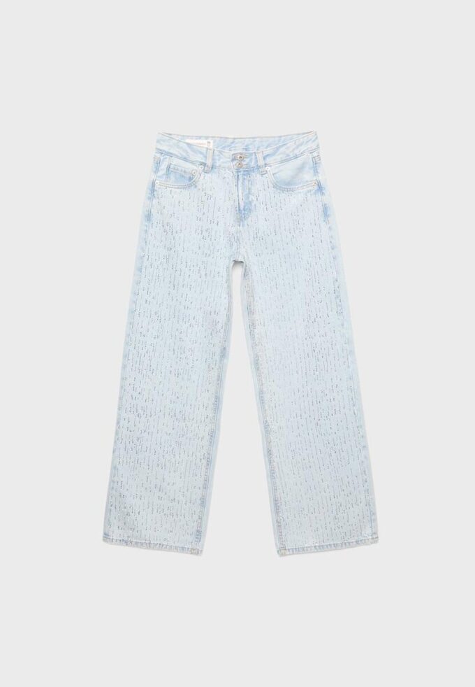 Jeans mit niedriger Leibhöhe und Wide Leg mit Strasssteinen Jeans mit niedriger Leibhöhe und Wide Leg mit Strasssteinen