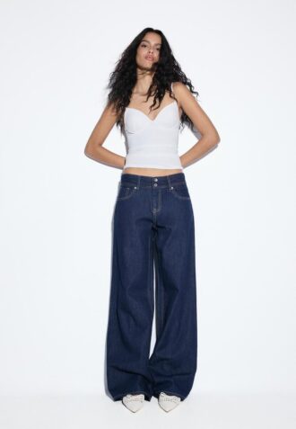 Jeans mit niedriger Leibhöhe und zwei Knöpfen