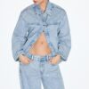 Jeansjacke mit aufgesetzten Taschen und Strasssteinen Jeansjacke mit aufgesetzten Taschen und Strasssteinen