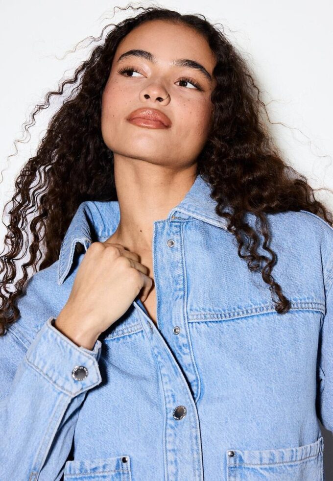 Jeansjacke mit Taschen Jeansjacke mit Taschen
