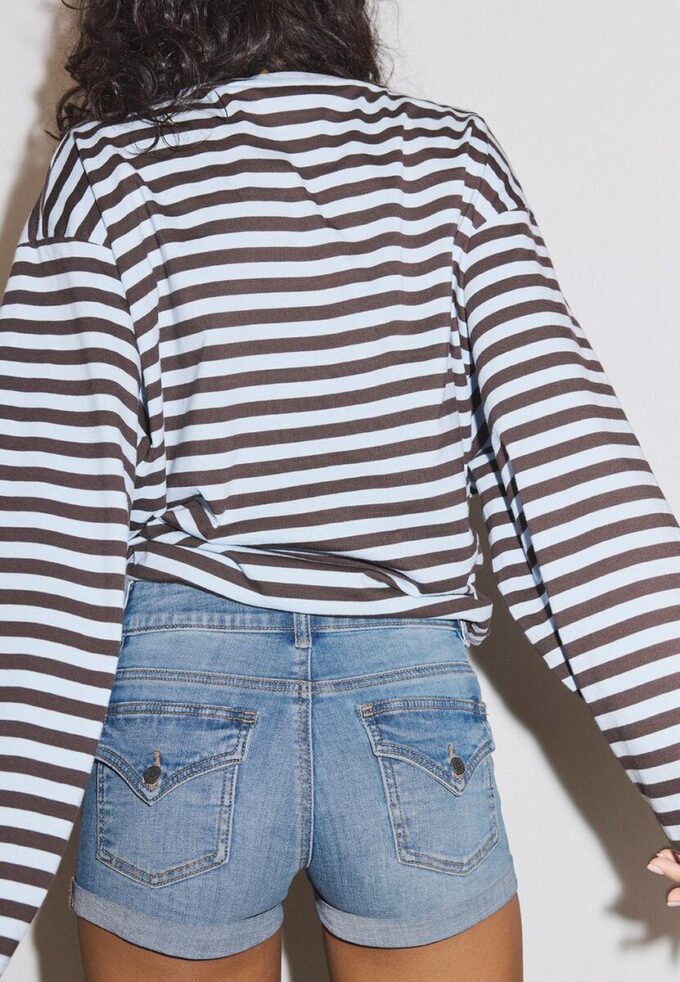 Jeansshorts mit umgeschlagenem Saum Jeansshorts mit umgeschlagenem Saum