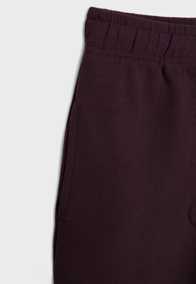 Jogginghose mit weitem Bein Jogginghose mit weitem Bein
