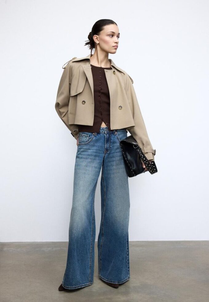 Kurzer, fließender Trenchcoat Kurzer, fließender Trenchcoat