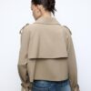 Kurzer, fließender Trenchcoat Kurzer, fließender Trenchcoat