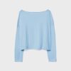 Kurzer Pullover mit U-Boot-Ausschnitt Kurzer Pullover mit U-Boot-Ausschnitt