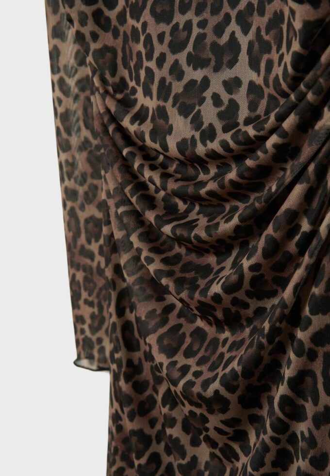 Kurzes bedrucktes Tüllkleid Kurzes bedrucktes Tüllkleid