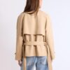 Kurzes, fließendes Trenchcoat mit Gürtel Kurzes, fließendes Trenchcoat mit Gürtel