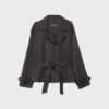 Kurzes, fließendes Trenchcoat mit Gürtel Kurzes, fließendes Trenchcoat mit Gürtel