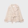 Kurzes, fließendes Trenchcoat mit Gürtel Kurzes, fließendes Trenchcoat mit Gürtel