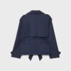 Kurzes, fließendes Trenchcoat mit Gürtel Kurzes, fließendes Trenchcoat mit Gürtel