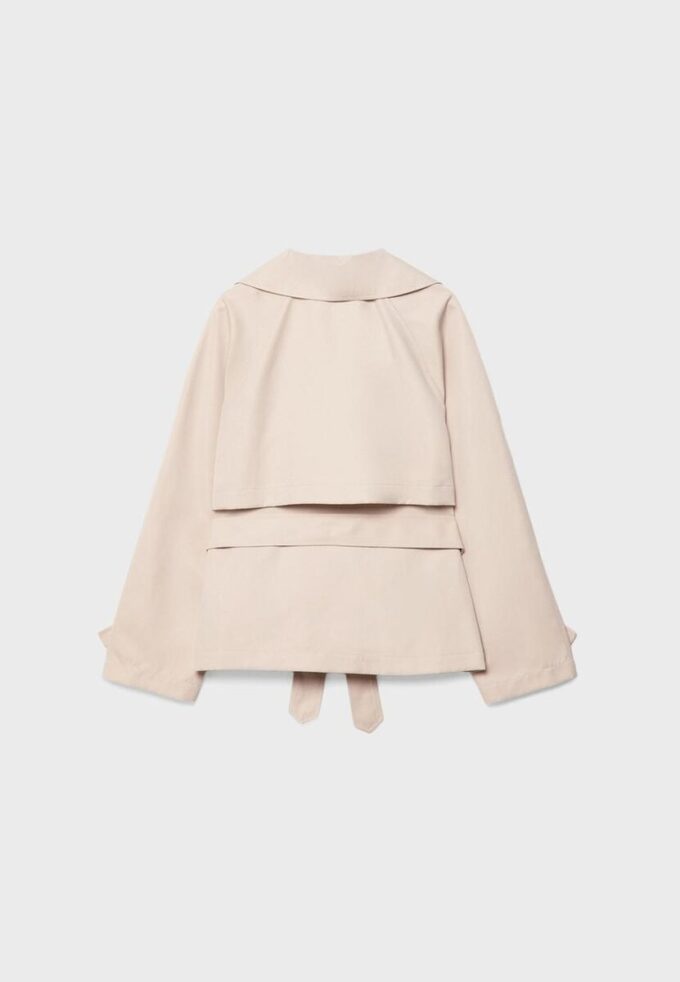 Kurzes, fließendes Trenchcoat mit Gürtel Kurzes, fließendes Trenchcoat mit Gürtel
