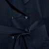 Kurzes, fließendes Trenchcoat mit Gürtel Kurzes, fließendes Trenchcoat mit Gürtel